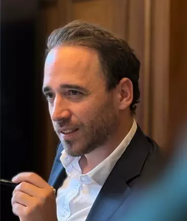 Dr. Paris Koumbarakis